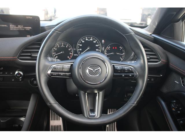 ＭＡＺＤＡ３ファストバック ２０Ｓ　レトロスポーツエディション　純正ナビ／全周囲カメラ／地デジ／ＢＯＳＥサウンド／レーダークルーズコントロール／衝突軽減ブレーキ／ＡｕｔｏＥｘｅマフラー／ＥＴＣ／ステアリングヒーター／置くだけ充電／（44枚目）