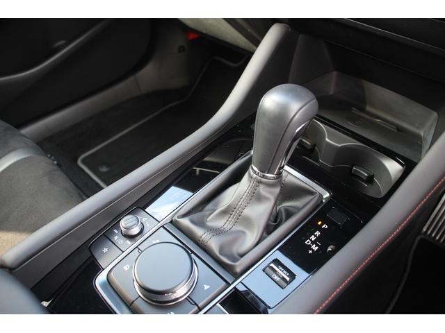 ＭＡＺＤＡ３ファストバック ２０Ｓ　レトロスポーツエディション　純正ナビ／全周囲カメラ／地デジ／ＢＯＳＥサウンド／レーダークルーズコントロール／衝突軽減ブレーキ／ＡｕｔｏＥｘｅマフラー／ＥＴＣ／ステアリングヒーター／置くだけ充電／（45枚目）