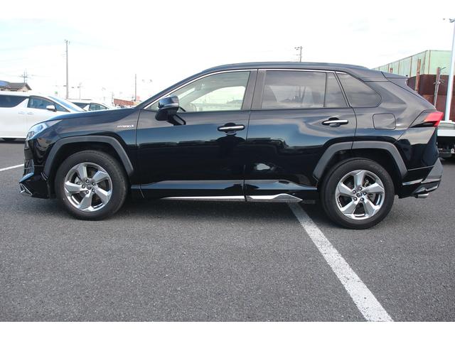 ＲＡＶ４ ハイブリッドＧ　サンルーフ／フルモデリスタ／カロッツェリアナビ／バックカメラ／地デジ電動リアゲート／レーダークルーズコントロール／衝突軽減ブレーキ／クリアランスソナー／ＬＥＤヘッドライト／純正１８インチアルミホイール（12枚目）