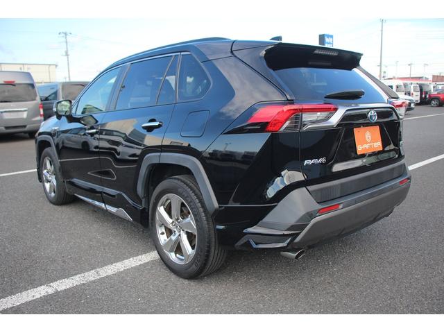 ＲＡＶ４ ハイブリッドＧ　サンルーフ／フルモデリスタ／カロッツェリアナビ／バックカメラ／地デジ電動リアゲート／レーダークルーズコントロール／衝突軽減ブレーキ／クリアランスソナー／ＬＥＤヘッドライト／純正１８インチアルミホイール（13枚目）