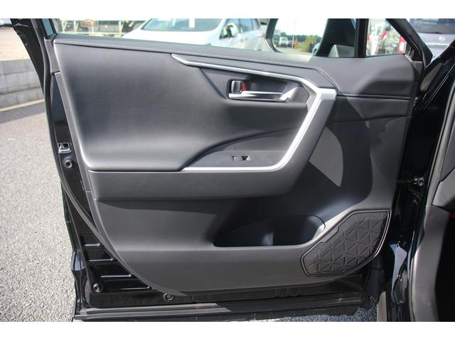 ＲＡＶ４ ハイブリッドＧ　サンルーフ／フルモデリスタ／カロッツェリアナビ／バックカメラ／地デジ電動リアゲート／レーダークルーズコントロール／衝突軽減ブレーキ／クリアランスソナー／ＬＥＤヘッドライト／純正１８インチアルミホイール（42枚目）