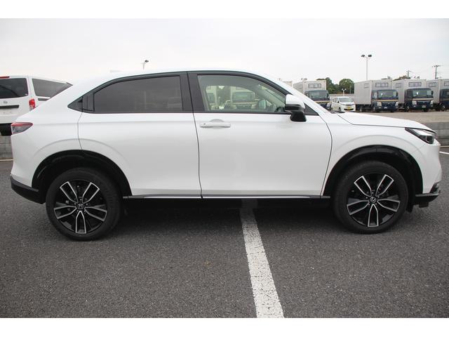 ヴェゼル ｅ：ＨＥＶ　Ｚ　禁煙車　ナビ　バックカメラ　温熱半革　電動リアゲート　純正１８アルミホイール　レーダークルーズコントロール　衝突軽減ブレーキ　ＬＥＤヘッドライト　クリアランスソナー　レーンキープアシスト（9枚目）