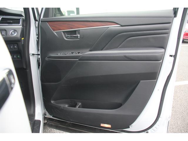 デリカD:5 P 後期型/禁煙車/10.1インチ純正ナビ/フルセグTV/ナビ取付パッケージ2/両側電動スライドドア/パワーバックドア/前席シートヒーター/ビルトインETC/バックカメラ/衝突軽減機能/LEDヘッドライト(30枚目)