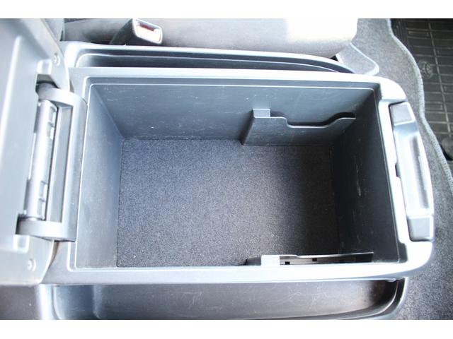 ハイエースバン  6型 純正ナビ ディーゼル車 地デジ バックカメラ 両側スライドドア フォグライト ETC Bluetooth マニュアルモード付AT プッシュスタート 電動格納ミラー オートハイビーム(62枚目)