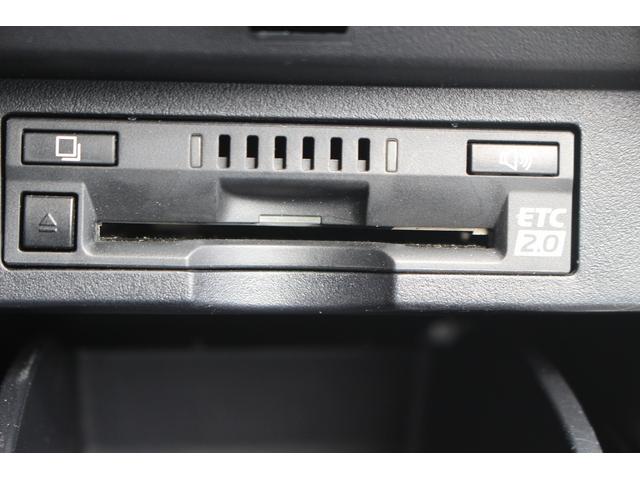 アルファードハイブリッド ＳＲ　後期型　禁煙車　純正１０型ナビ　Ｂカメラ　地デジ　温冷合皮シート　レーダークルーズコントロール　デジタルインナーミラー　両側電動　純正１７インチアルミホイール　３眼ＬＥＤヘッドライト（8枚目）