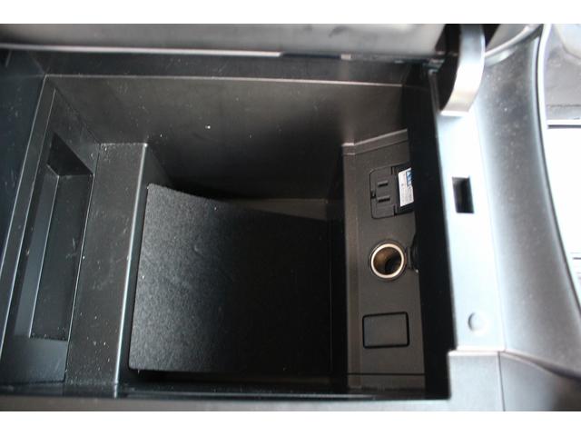 アルファードハイブリッド ＳＲ　後期型　禁煙車　純正１０型ナビ　Ｂカメラ　地デジ　温冷合皮シート　レーダークルーズコントロール　デジタルインナーミラー　両側電動　純正１７インチアルミホイール　３眼ＬＥＤヘッドライト（66枚目）