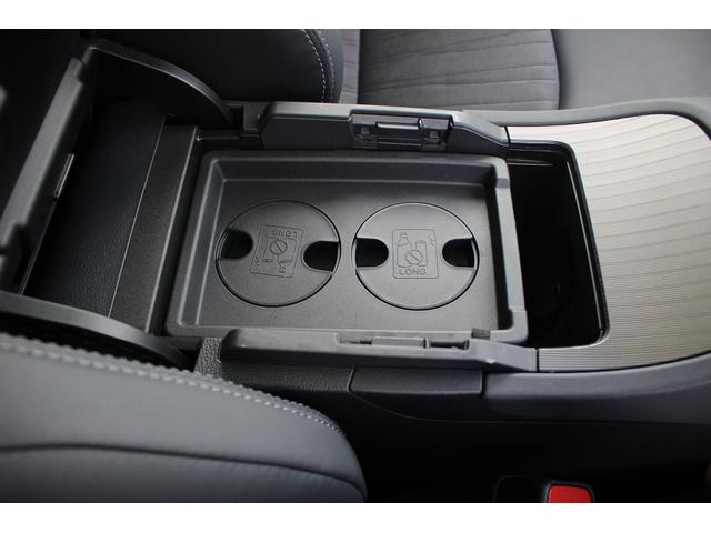 ハリアーハイブリッド Ｚ　禁煙車　純正ナビ　地デジ　ＪＢＬサウンド　調光パノラマルーフ　トヨタセーフティーセンス　全周囲カメラ　電動リアゲート　ＥＴＣ２．０　ハーフレザーシート　デジタルインミラー　ブラインドスポットモニター（62枚目）