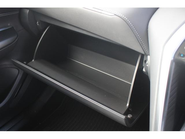 ハリアーハイブリッド Ｚ　禁煙車　純正ナビ　地デジ　ＪＢＬサウンド　調光パノラマルーフ　トヨタセーフティーセンス　全周囲カメラ　電動リアゲート　ＥＴＣ２．０　ハーフレザーシート　デジタルインミラー　ブラインドスポットモニター（71枚目）