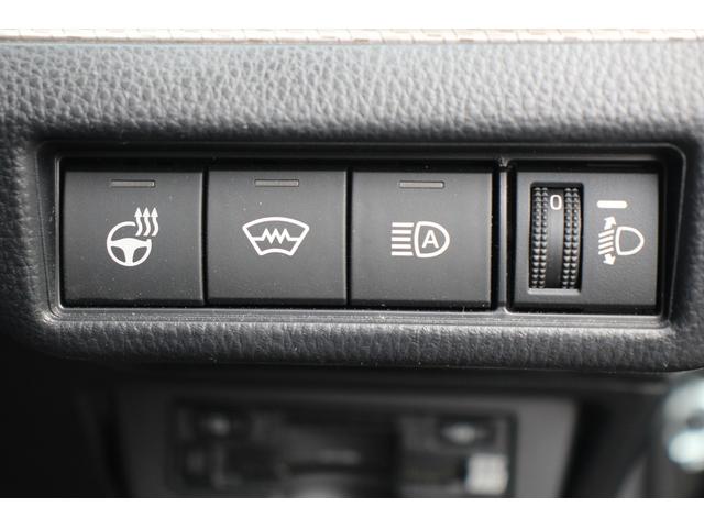 プリウス U 禁煙車 純正オーディオディスプレイ 地デジ シートヒーター 全周囲カメラ LEDヘッドライト レーダークルーズコントロール ETC2.0 100V電源 レーンアシスト 寒冷地仕様 アイドリングストップ(5枚目)