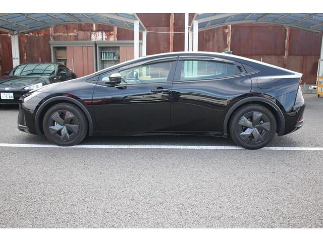 プリウス U 禁煙車 純正オーディオディスプレイ 地デジ シートヒーター 全周囲カメラ LEDヘッドライト レーダークルーズコントロール ETC2.0 100V電源 レーンアシスト 寒冷地仕様 アイドリングストップ(11枚目)