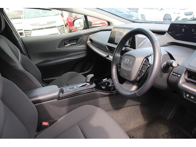 プリウス U 禁煙車 純正オーディオディスプレイ 地デジ シートヒーター 全周囲カメラ LEDヘッドライト レーダークルーズコントロール ETC2.0 100V電源 レーンアシスト 寒冷地仕様 アイドリングストップ(29枚目)