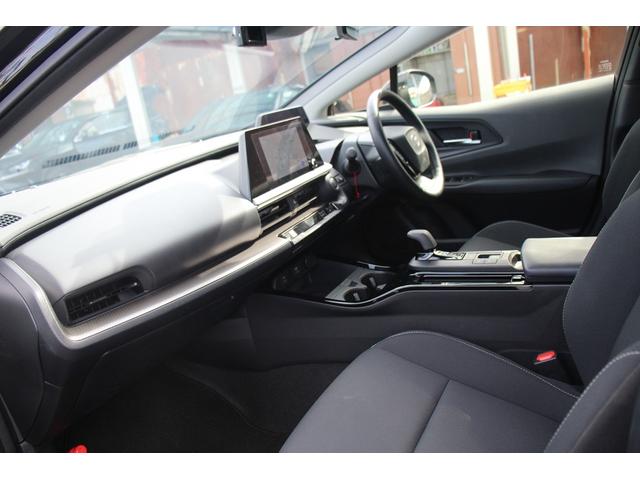 プリウス U 禁煙車 純正オーディオディスプレイ 地デジ シートヒーター 全周囲カメラ LEDヘッドライト レーダークルーズコントロール ETC2.0 100V電源 レーンアシスト 寒冷地仕様 アイドリングストップ(38枚目)