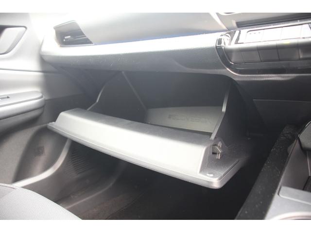 プリウス U 禁煙車 純正オーディオディスプレイ 地デジ シートヒーター 全周囲カメラ LEDヘッドライト レーダークルーズコントロール ETC2.0 100V電源 レーンアシスト 寒冷地仕様 アイドリングストップ(64枚目)