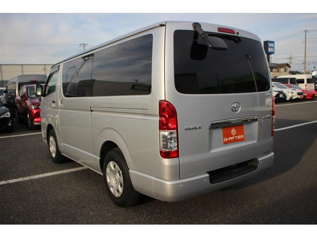 ハイエースバン 　禁煙車　純正ナビ　地デジ　バックカメラ　クリアランスソナー　Ｂｌｕｅｔｏｏｔｈ接続　ＨＩＤヘッドライト　ＥＴＣ　電動格納ミラー　フォグライト　両側スライドドア　オートライト（11枚目）