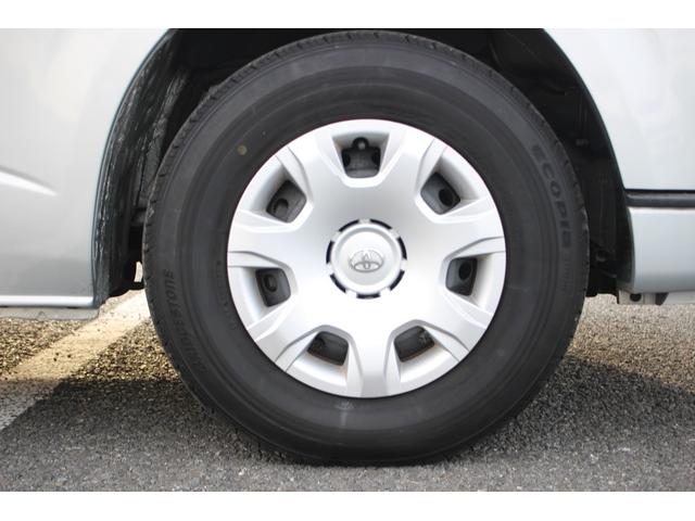 ハイエースバン 　禁煙車　純正ナビ　地デジ　バックカメラ　クリアランスソナー　Ｂｌｕｅｔｏｏｔｈ接続　ＨＩＤヘッドライト　ＥＴＣ　電動格納ミラー　フォグライト　両側スライドドア　オートライト（15枚目）