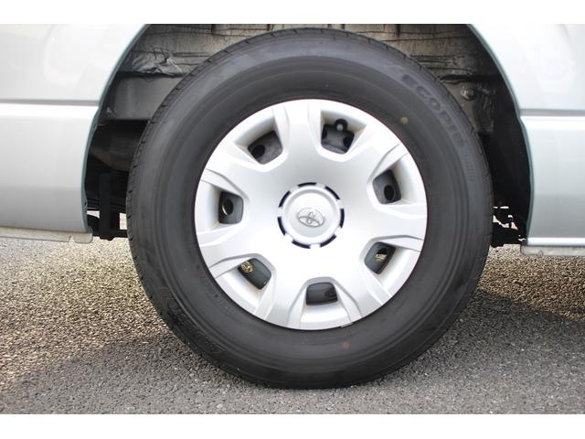 ハイエースバン 　禁煙車　純正ナビ　地デジ　バックカメラ　クリアランスソナー　Ｂｌｕｅｔｏｏｔｈ接続　ＨＩＤヘッドライト　ＥＴＣ　電動格納ミラー　フォグライト　両側スライドドア　オートライト（16枚目）