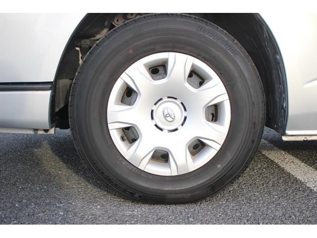 ハイエースバン 　禁煙車　純正ナビ　地デジ　バックカメラ　クリアランスソナー　Ｂｌｕｅｔｏｏｔｈ接続　ＨＩＤヘッドライト　ＥＴＣ　電動格納ミラー　フォグライト　両側スライドドア　オートライト（18枚目）