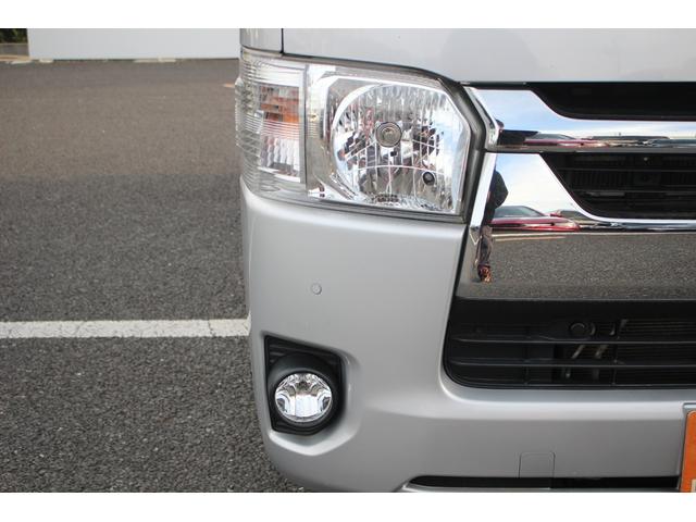 ハイエースバン 　禁煙車　純正ナビ　地デジ　バックカメラ　クリアランスソナー　Ｂｌｕｅｔｏｏｔｈ接続　ＨＩＤヘッドライト　ＥＴＣ　電動格納ミラー　フォグライト　両側スライドドア　オートライト（22枚目）