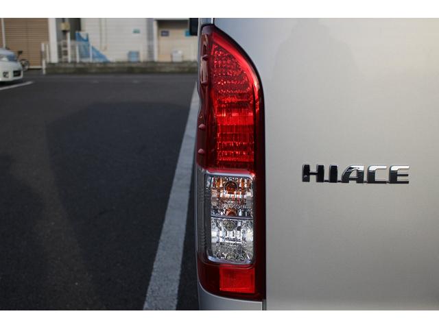 ハイエースバン 　禁煙車　純正ナビ　地デジ　バックカメラ　クリアランスソナー　Ｂｌｕｅｔｏｏｔｈ接続　ＨＩＤヘッドライト　ＥＴＣ　電動格納ミラー　フォグライト　両側スライドドア　オートライト（29枚目）