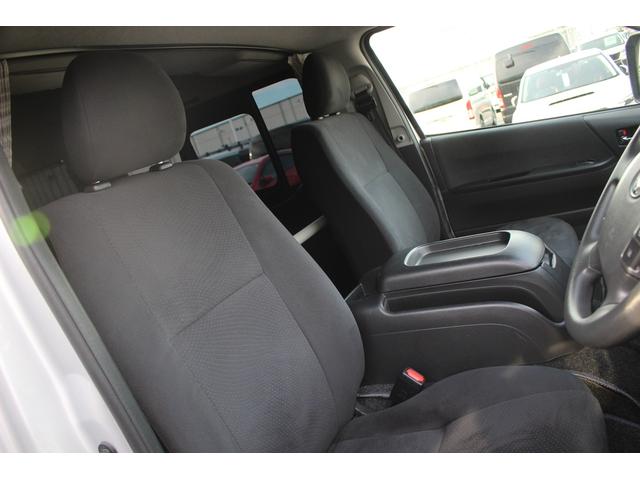 ハイエースバン 　禁煙車　純正ナビ　地デジ　バックカメラ　クリアランスソナー　Ｂｌｕｅｔｏｏｔｈ接続　ＨＩＤヘッドライト　ＥＴＣ　電動格納ミラー　フォグライト　両側スライドドア　オートライト（35枚目）