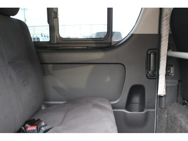 ハイエースバン 　禁煙車　純正ナビ　地デジ　バックカメラ　クリアランスソナー　Ｂｌｕｅｔｏｏｔｈ接続　ＨＩＤヘッドライト　ＥＴＣ　電動格納ミラー　フォグライト　両側スライドドア　オートライト（39枚目）