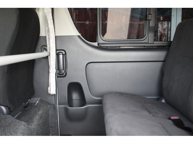 ハイエースバン 　禁煙車　純正ナビ　地デジ　バックカメラ　クリアランスソナー　Ｂｌｕｅｔｏｏｔｈ接続　ＨＩＤヘッドライト　ＥＴＣ　電動格納ミラー　フォグライト　両側スライドドア　オートライト（42枚目）