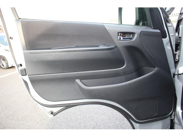 ハイエースバン 　禁煙車　純正ナビ　地デジ　バックカメラ　クリアランスソナー　Ｂｌｕｅｔｏｏｔｈ接続　ＨＩＤヘッドライト　ＥＴＣ　電動格納ミラー　フォグライト　両側スライドドア　オートライト（43枚目）