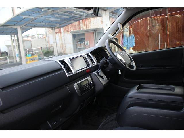 ハイエースバン 　禁煙車　純正ナビ　地デジ　バックカメラ　クリアランスソナー　Ｂｌｕｅｔｏｏｔｈ接続　ＨＩＤヘッドライト　ＥＴＣ　電動格納ミラー　フォグライト　両側スライドドア　オートライト（44枚目）