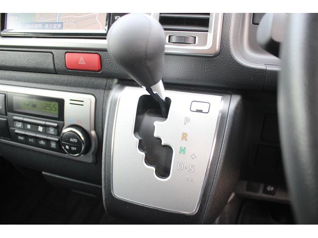 ハイエースバン 　禁煙車　純正ナビ　地デジ　バックカメラ　クリアランスソナー　Ｂｌｕｅｔｏｏｔｈ接続　ＨＩＤヘッドライト　ＥＴＣ　電動格納ミラー　フォグライト　両側スライドドア　オートライト（48枚目）