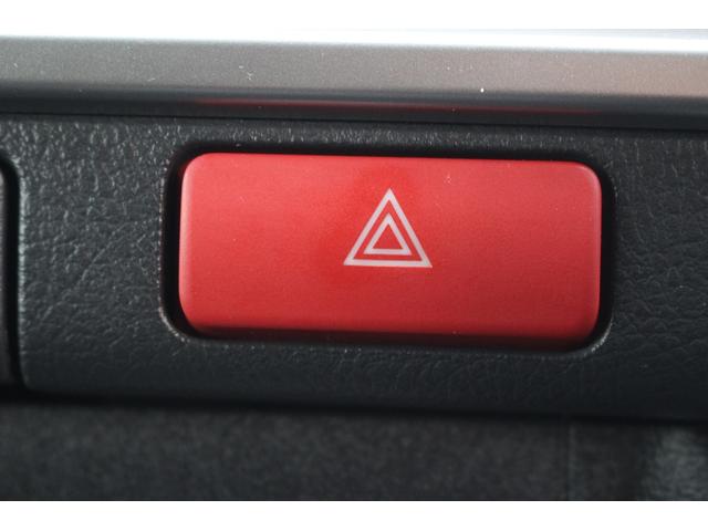 ハイエースバン 　禁煙車　純正ナビ　地デジ　バックカメラ　クリアランスソナー　Ｂｌｕｅｔｏｏｔｈ接続　ＨＩＤヘッドライト　ＥＴＣ　電動格納ミラー　フォグライト　両側スライドドア　オートライト（55枚目）