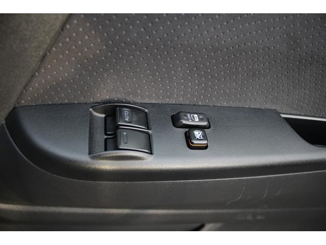 ハイエースバン 　禁煙車　純正ナビ　地デジ　バックカメラ　クリアランスソナー　Ｂｌｕｅｔｏｏｔｈ接続　ＨＩＤヘッドライト　ＥＴＣ　電動格納ミラー　フォグライト　両側スライドドア　オートライト（69枚目）