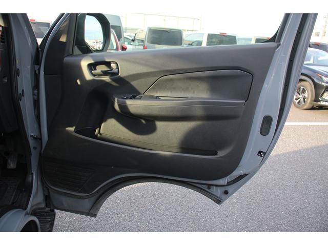 キャラバン ＳロングＥＸ　禁煙車　１オーナー　純正ナビ　アラウンドビューモニター　地デジ　衝突軽減　両側スライドドア　１５インチＡＷ　ＬＥＤヘットライト　マニュアルモード付き　Ｂｌｕｅｔｏｏｔｈ接続（26枚目）