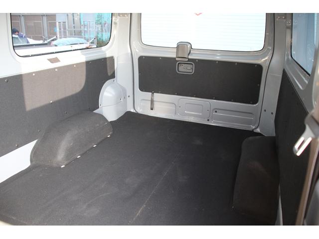 キャラバン ＳロングＥＸ　禁煙車　１オーナー　純正ナビ　アラウンドビューモニター　地デジ　衝突軽減　両側スライドドア　１５インチＡＷ　ＬＥＤヘットライト　マニュアルモード付き　Ｂｌｕｅｔｏｏｔｈ接続（34枚目）