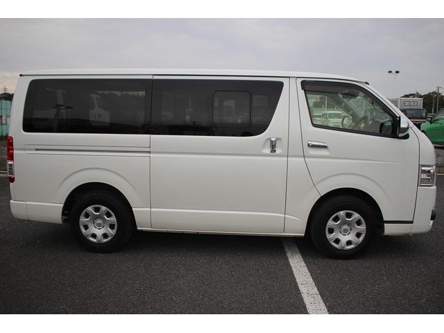 ハイエースバン 4型モデル 禁煙車 純正ナビ フルセグTV LEDヘッドライト ETC スマートキープッシュスタート 100V充電 電動格納ドアミラー Bluetooth接続可 CD.DVD再生可(16枚目)