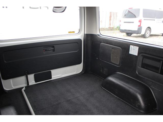 ハイエースバン 4型モデル 禁煙車 純正ナビ フルセグTV LEDヘッドライト ETC スマートキープッシュスタート 100V充電 電動格納ドアミラー Bluetooth接続可 CD.DVD再生可(37枚目)