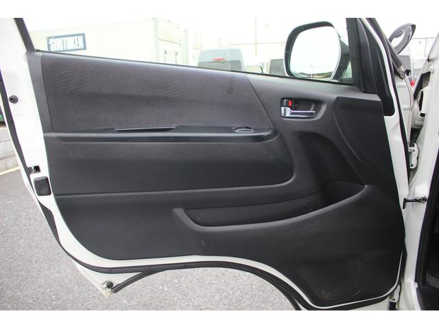 ハイエースバン 4型モデル 禁煙車 純正ナビ フルセグTV LEDヘッドライト ETC スマートキープッシュスタート 100V充電 電動格納ドアミラー Bluetooth接続可 CD.DVD再生可(41枚目)