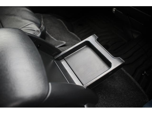 ハイエースバン 4型モデル 禁煙車 純正ナビ フルセグTV LEDヘッドライト ETC スマートキープッシュスタート 100V充電 電動格納ドアミラー Bluetooth接続可 CD.DVD再生可(66枚目)