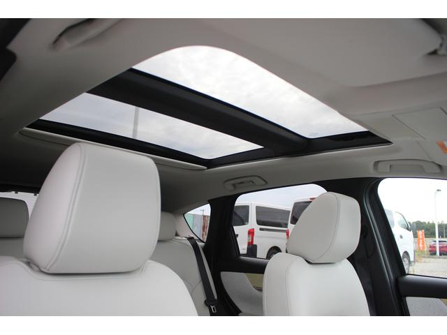 CX-60 XD-ハイブリッド プレミアムモダン 禁煙車 フルセグTV サンルーフ 全周囲カメラ BOSEサウンド レーダークルーズコントロール 白革シート ETC シートヒーター シートクーラー 電動リアゲート 衝突軽減ブレーキ(3枚目)