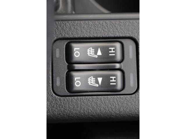 ＷＲＸ ＳＴＩ ＳＴＩ　タイプＳ　禁煙車　後期型　６ＭＴ　１オーナー　純正ナビ　フルセグＴＶ　ＲＥＣＡＲＤハーフレザーシート　ＥＴＣ　ＳＴＩエアロ　バックカメラ　パワーシート　純正１９インチアルミホイール　シートヒーター（6枚目）