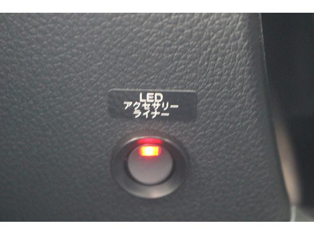 ＷＲＸ ＳＴＩ ＳＴＩ　タイプＳ　禁煙車　後期型　６ＭＴ　１オーナー　純正ナビ　フルセグＴＶ　ＲＥＣＡＲＤハーフレザーシート　ＥＴＣ　ＳＴＩエアロ　バックカメラ　パワーシート　純正１９インチアルミホイール　シートヒーター（48枚目）