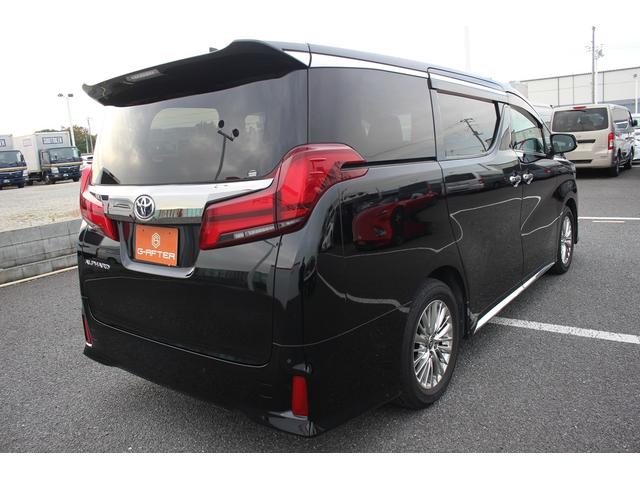 アルファード ２．５Ｓ　タイプゴールド　禁煙車　フルセグＴＶ　純正９型ナビ　バックカメラ　両側電動スライドドア　電動リアゲート　純正１７インチアルミホイール　ＥＴＣ２．０　ＤＶＤ再生　ツインムーンルーフ　後席モニター　３眼ＬＥＤヘッドライト（13枚目）