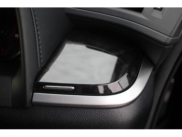 アルファード ２．５Ｓ　タイプゴールド　禁煙車　フルセグＴＶ　純正９型ナビ　バックカメラ　両側電動スライドドア　電動リアゲート　純正１７インチアルミホイール　ＥＴＣ２．０　ＤＶＤ再生　ツインムーンルーフ　後席モニター　３眼ＬＥＤヘッドライト（65枚目）
