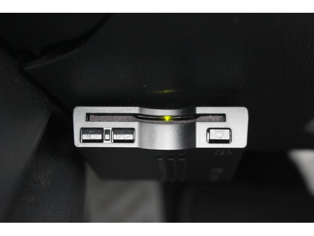 ロードスター Ｓスペシャルパッケージ　禁煙車　純正ナビ　バックカメラ　純正１６インチアルミホイール　アイドリングストップ　スマートキー　プッシュスタート　ＥＴＣ　本革巻ステアリング　衝突安全ボディ　ＬＥＤヘッドライト　マニュアルモード（6枚目）