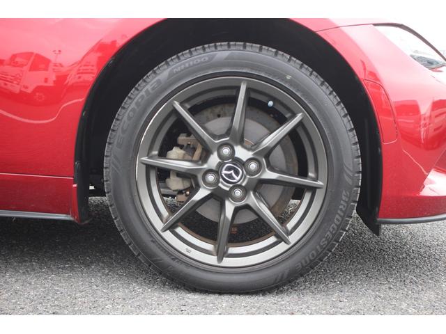 ロードスター Ｓスペシャルパッケージ　禁煙車　純正ナビ　バックカメラ　純正１６インチアルミホイール　アイドリングストップ　スマートキー　プッシュスタート　ＥＴＣ　本革巻ステアリング　衝突安全ボディ　ＬＥＤヘッドライト　マニュアルモード（16枚目）