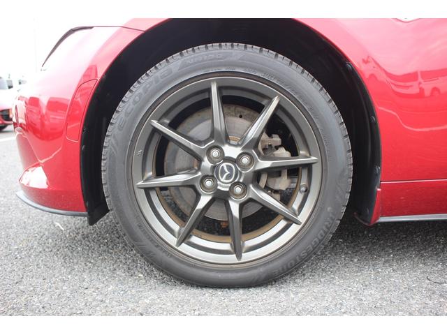 ロードスター Ｓスペシャルパッケージ　禁煙車　純正ナビ　バックカメラ　純正１６インチアルミホイール　アイドリングストップ　スマートキー　プッシュスタート　ＥＴＣ　本革巻ステアリング　衝突安全ボディ　ＬＥＤヘッドライト　マニュアルモード（19枚目）