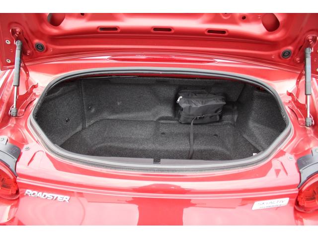 ロードスター Ｓスペシャルパッケージ　禁煙車　純正ナビ　バックカメラ　純正１６インチアルミホイール　アイドリングストップ　スマートキー　プッシュスタート　ＥＴＣ　本革巻ステアリング　衝突安全ボディ　ＬＥＤヘッドライト　マニュアルモード（71枚目）