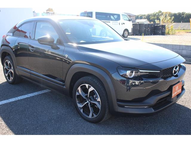 ＭＸ－３０ロータリーＥＶ ナチュラルモノトーン　禁煙車　純正８．８型ナビ　フルセグＴＶ　アラウンドビューモニター　ＢＯＳＥサウンドシステム　アダプティブクルーズコントール　衝突軽減ブレーキ　シートヒーター　ＥＴＣ　ＬＥＤヘッドライト（9枚目）