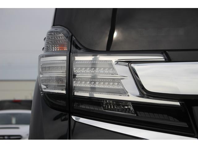 ヴェルファイアハイブリッド エグゼクティブラウンジ 禁煙車 フロントTRDエアロ サイド、リアモデリスタエアロ 純正10.5型JBLナビ 黒革シート 全周囲カメラ 後席モニター シートヒーター 衝突軽減ブレーキ パワーシート スマートキー(20枚目)