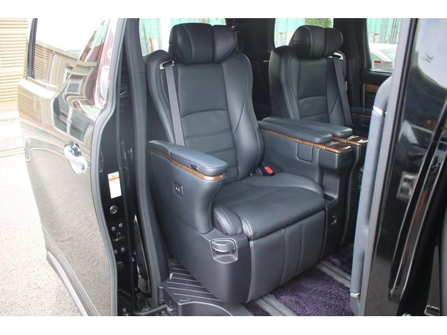 ヴェルファイアハイブリッド エグゼクティブラウンジ 禁煙車 フロントTRDエアロ サイド、リアモデリスタエアロ 純正10.5型JBLナビ 黒革シート 全周囲カメラ 後席モニター シートヒーター 衝突軽減ブレーキ パワーシート スマートキー(30枚目)