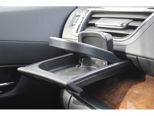 ヴェルファイアハイブリッド エグゼクティブラウンジ 禁煙車 フロントTRDエアロ サイド、リアモデリスタエアロ 純正10.5型JBLナビ 黒革シート 全周囲カメラ 後席モニター シートヒーター 衝突軽減ブレーキ パワーシート スマートキー(58枚目)